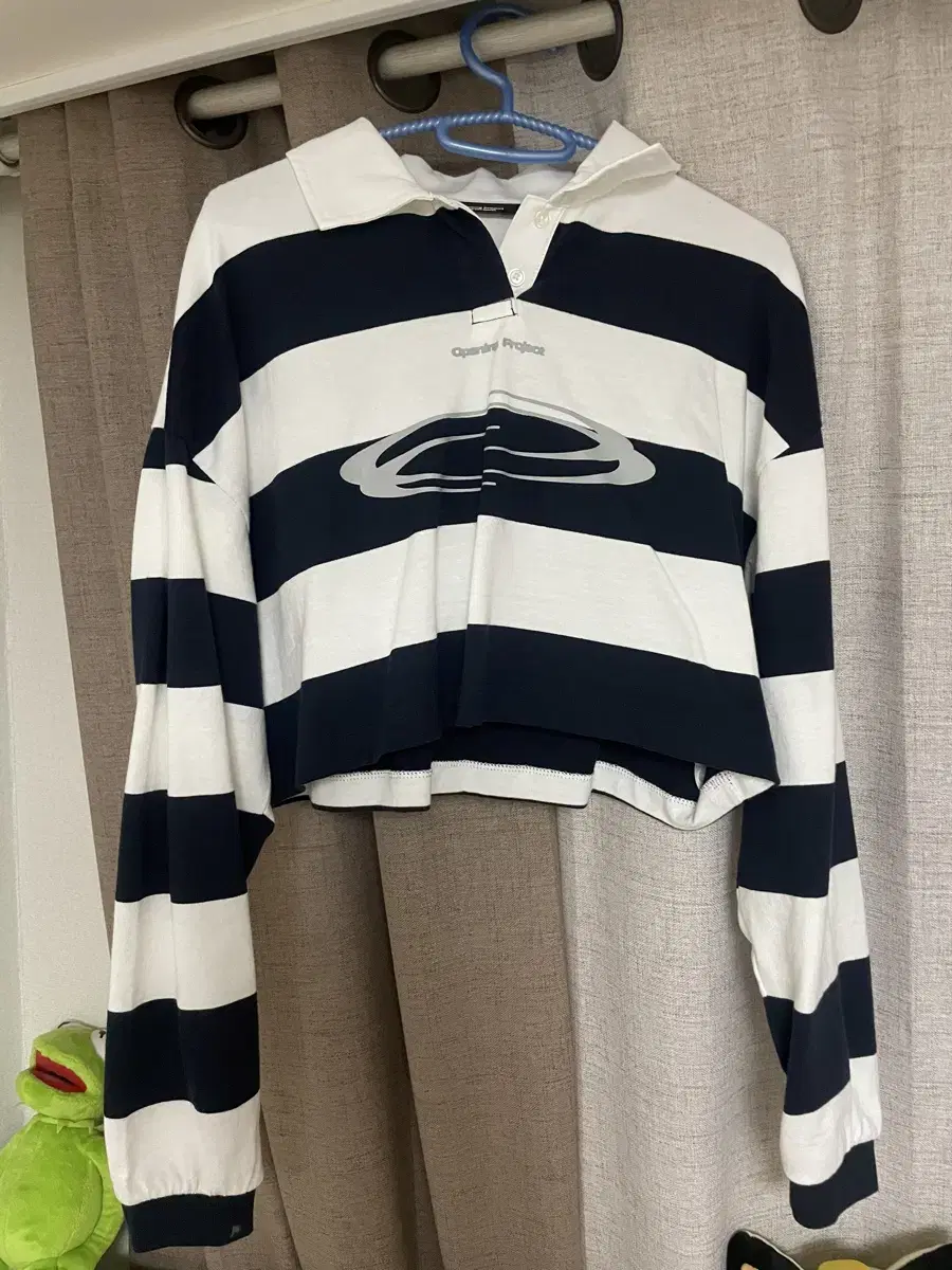 오프닝프로젝트 W Identity Stripe Collar T Shirt